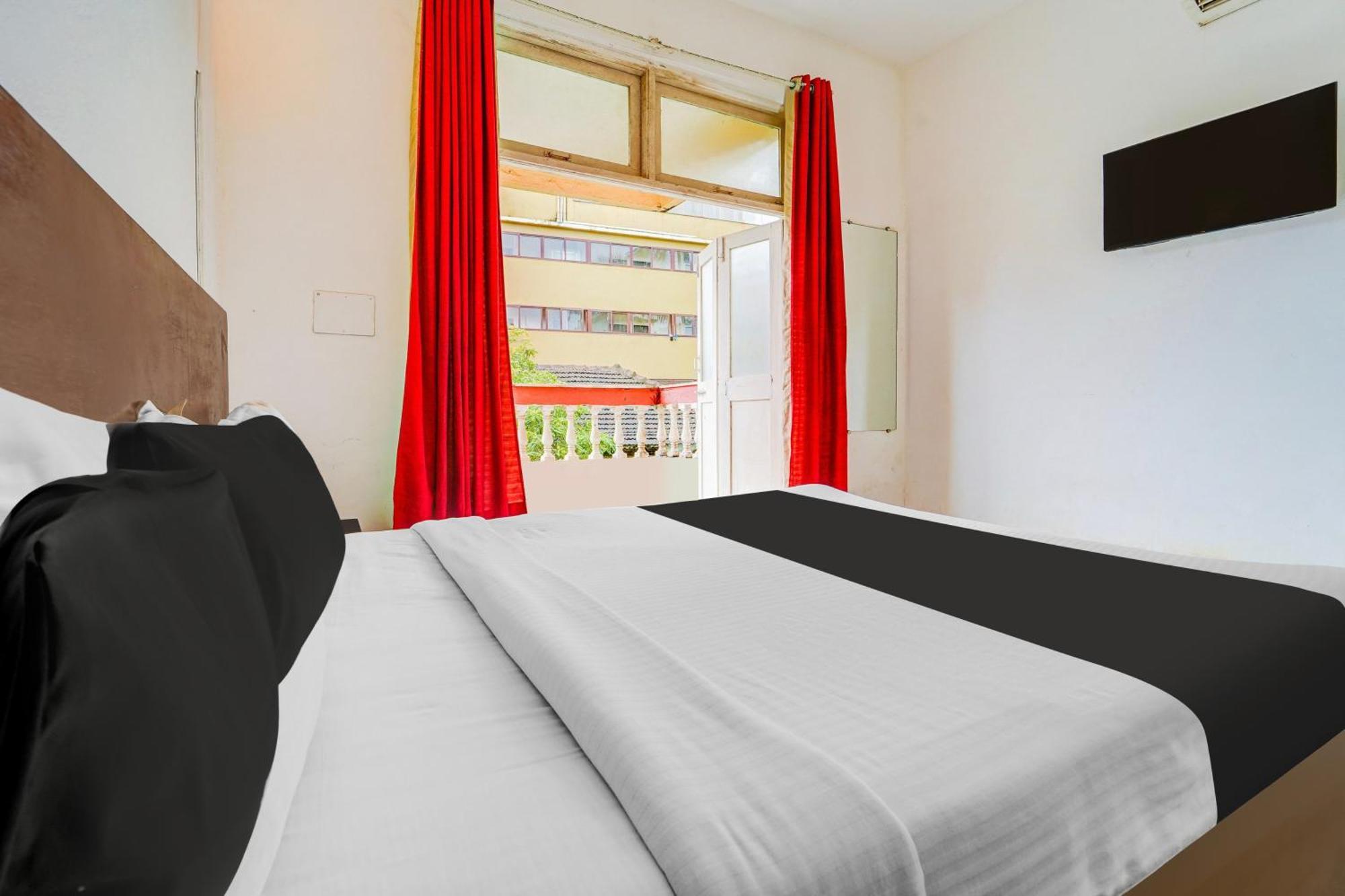 Super Townhouse Calangute - Baga Circle Formerly Park Avenue Bagian luar foto