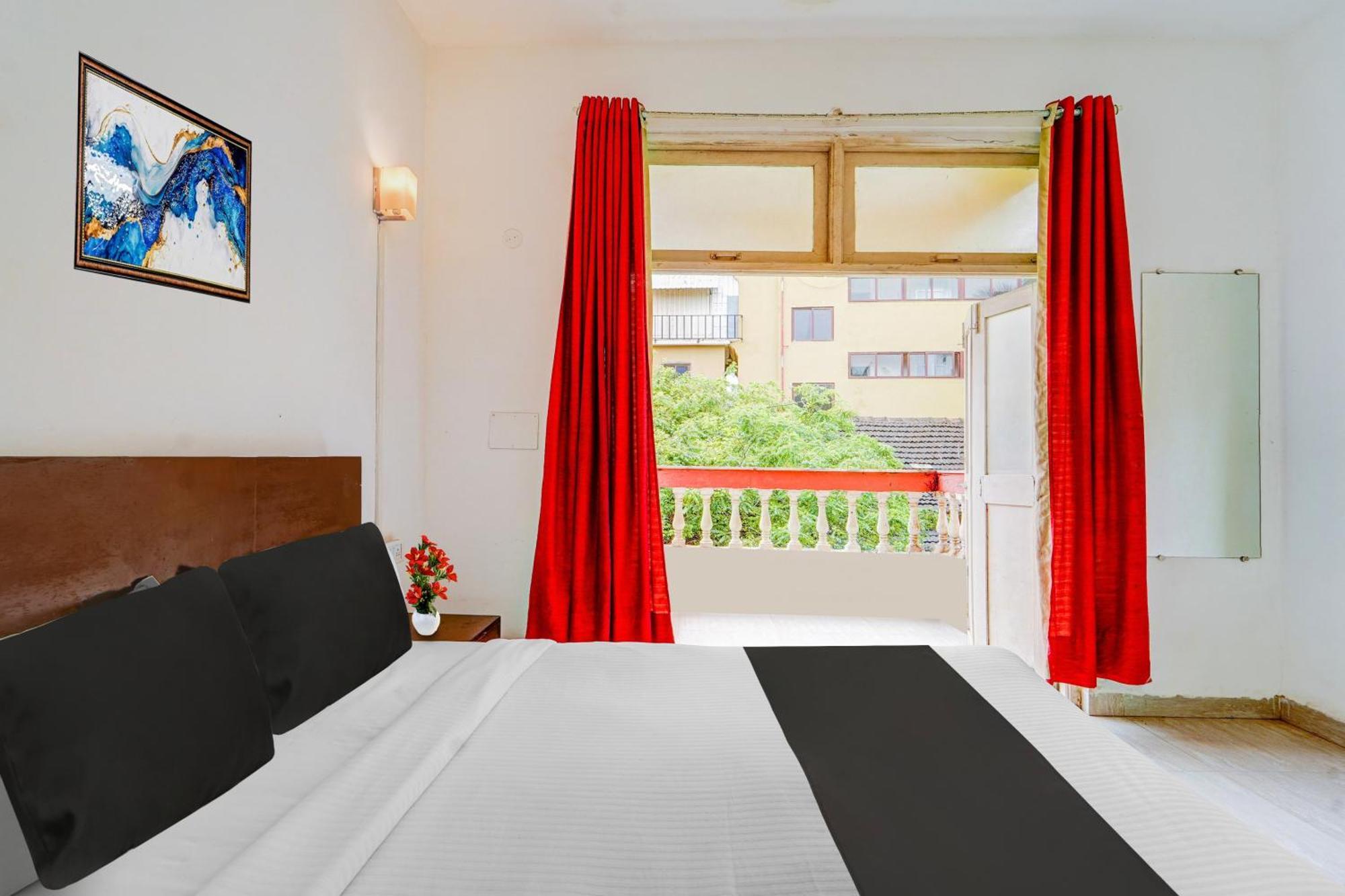 Super Townhouse Calangute - Baga Circle Formerly Park Avenue Bagian luar foto